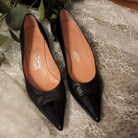 Salvatore Ferragamo Shoes - Salvatore Ferragamo kitten heels size 6B